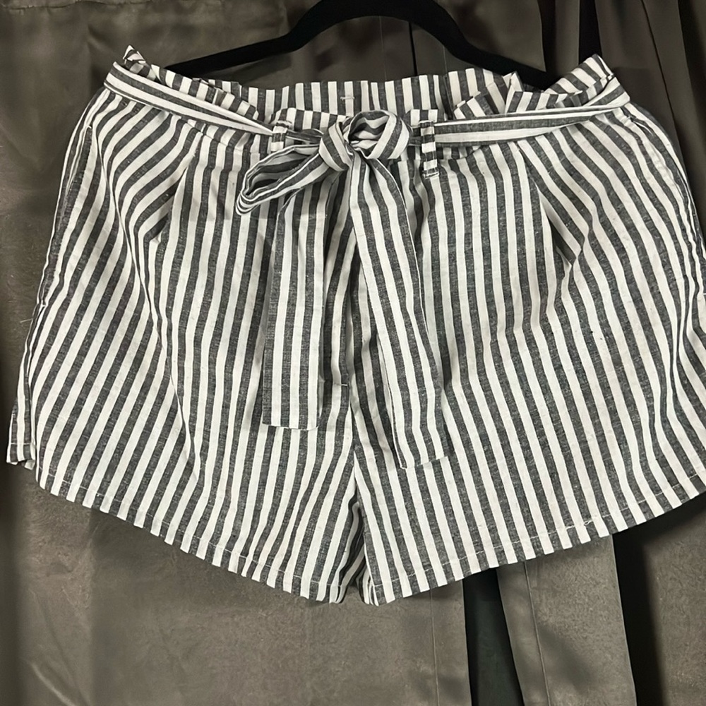 Medium shorts